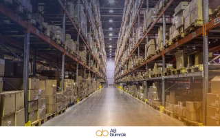 Depolama ve lojistik süreçlerini optimize eden profesyonel gümrükleme hizmetleri.